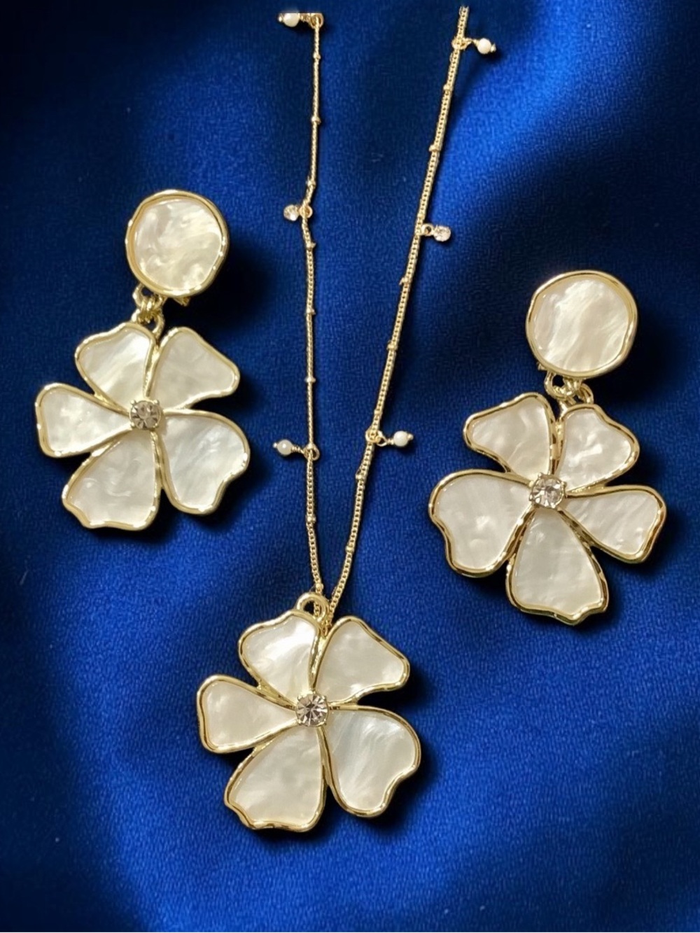 Heidi Daus Gold & White Mother-of-Pearl Flower Necklace and Earring Set. NWT